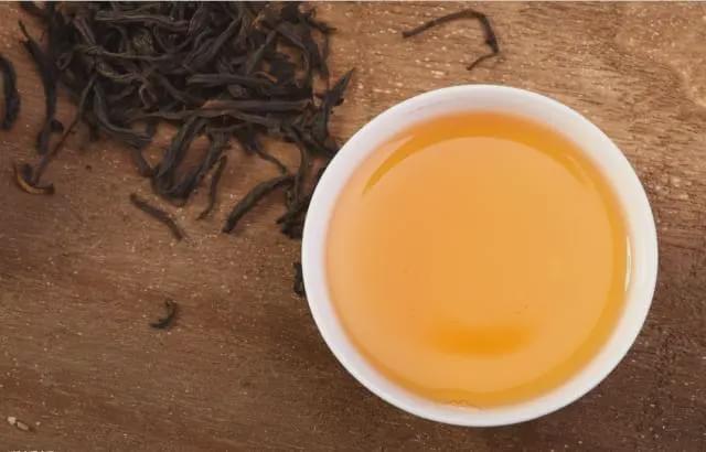 春茶是宝秋茶尚好冬茶是草