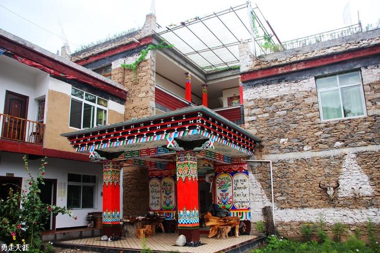 丹巴甲居藏寨住宿