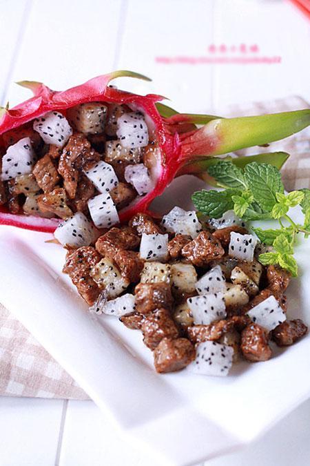 【食全食美】美味的火龙果黑椒牛肉粒做法