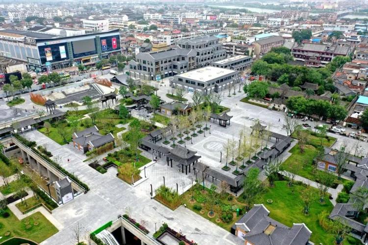 华佗广场的建成 对提升亳州老城文化 重振历史风采 配合全域旅游起到