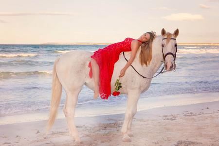 孤独的车手浪漫的女人对马照片
