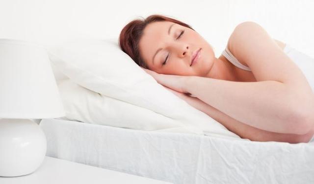 你有不睡枕头的习惯吗颈椎病患者睡觉不枕枕头会怎么样呢