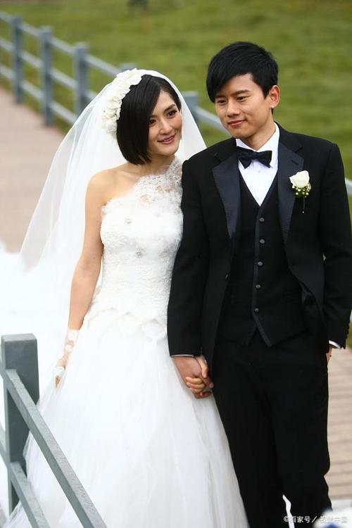 张杰与谢娜准备牵手走进婚姻的殿堂,张杰想在上海金融中心汤臣一品买