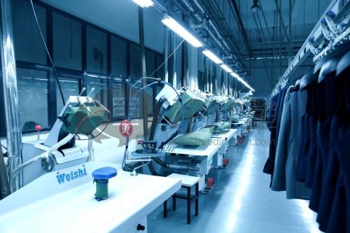 爱丁山(北京)服装有限公司创建于2010年,企业厂房总面积达6000平方米