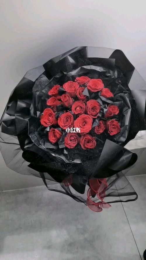 19朵玫瑰花代表坚韧与期待,爱无止境.红玫瑰的花语代表我爱你,热恋