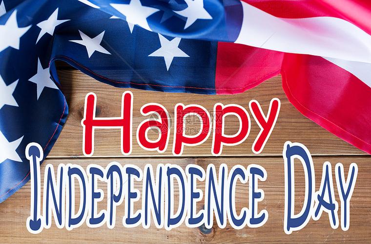周纪念庆祝主义节日的美国与快乐独立日的文字木板上