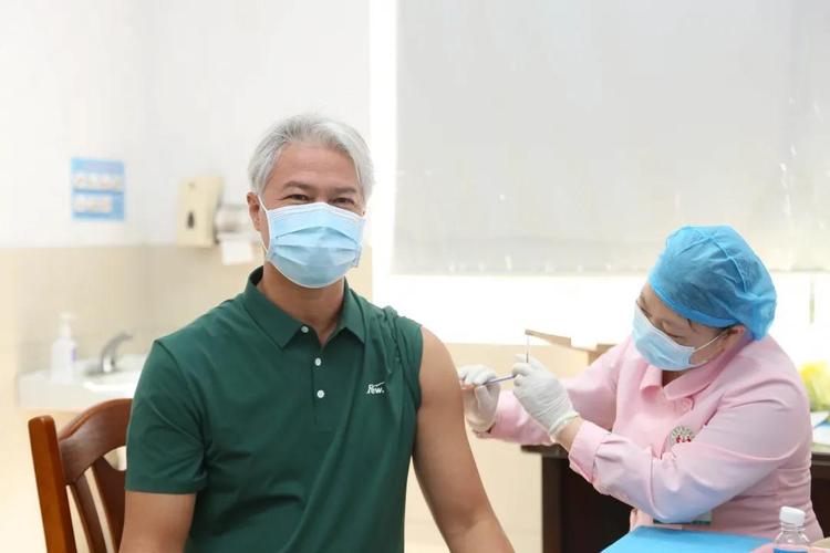 记者了解到,高埗镇设有两个新冠疫苗接种点,分别位于高埗医院三楼体检