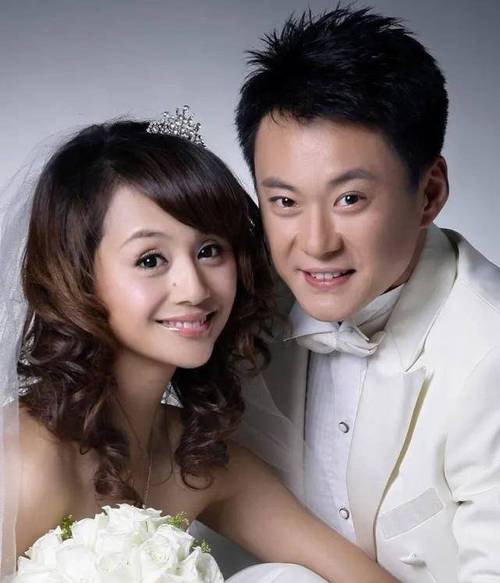 原创演员曹颖拍戏拍来一个老公结婚13年浪漫依旧