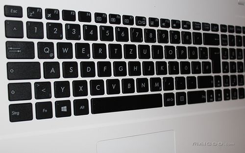 出现键盘串键现象通常是由于键盘内部的控制芯片出现编码问题,导致