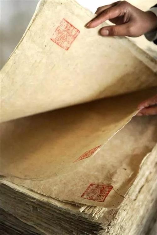 考古新发现中国造纸术出现在前一二世纪要比蔡伦早了很多