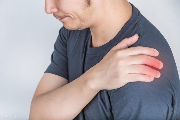 左肩膀疼痛是什么原因左肩膀疼痛是怎么回事