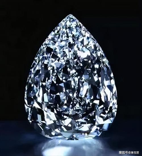库里南一号钻石被镶嵌在英国的权杖上它重达530.2克拉,大小为58.