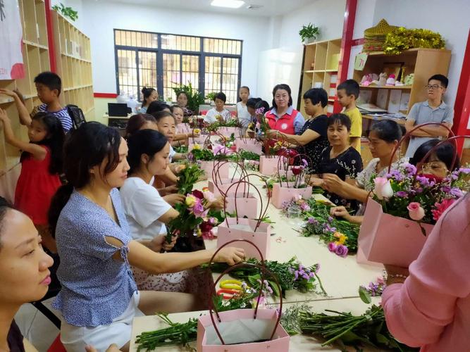 清华社区女性德艺素养提升培训班之插花艺术
