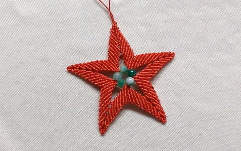 手工绳编作品,带你学习如何制作五角星挂件!