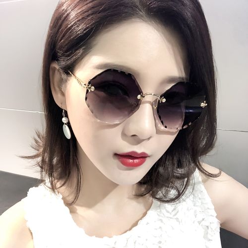 8韩国超大框白色墨镜女方框大脸显瘦防紫外线偏光太阳镜网红眼镜潮已