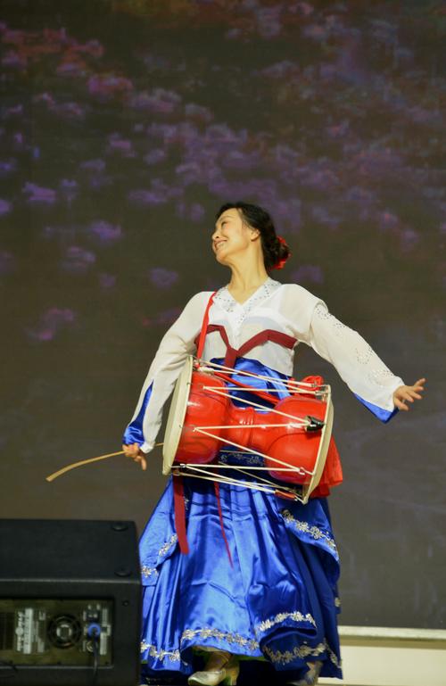 朝鲜长鼓舞平壤艺术团演出