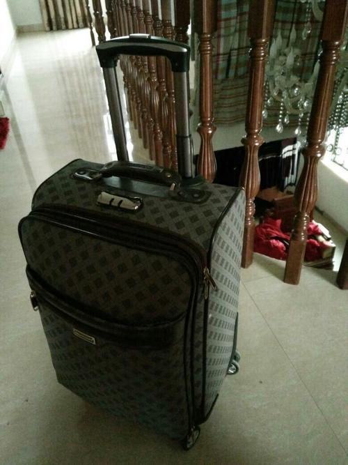 坐飞机带这个行李箱可以上吗
