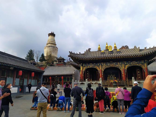 五爷庙是五台山香火最旺的寺庙之一