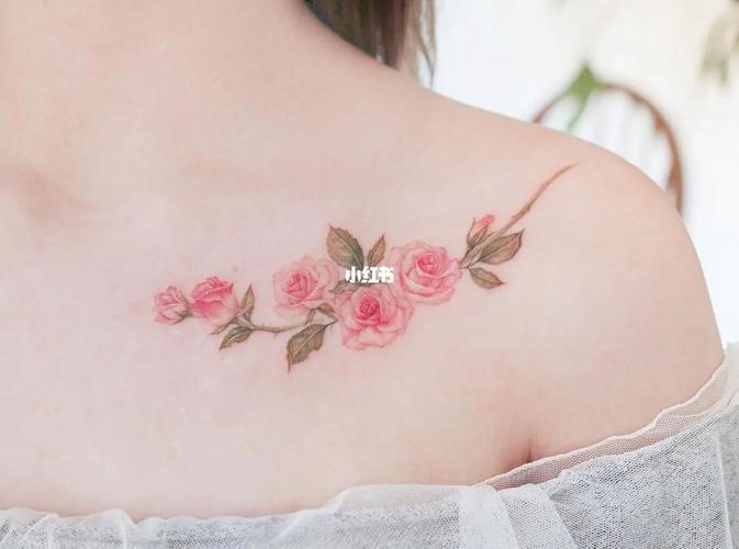 精致细节好看的粉色玫瑰花纹身,女生锁骨纹身图案#纹身  #合肥纹身
