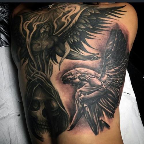 背部巨大的黑白神秘天使和骷髅纹身图案