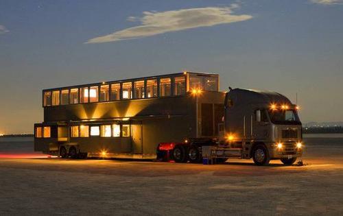 世界上最大的超级房车!长16米,22个车轮,重30吨!