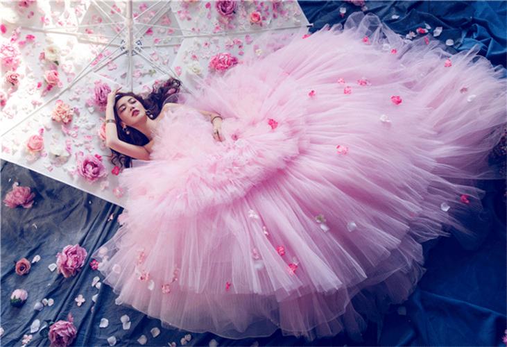 唐戴影楼旅拍写真服装女时尚婚纱中式中国风网纱拖尾裙短款粉色