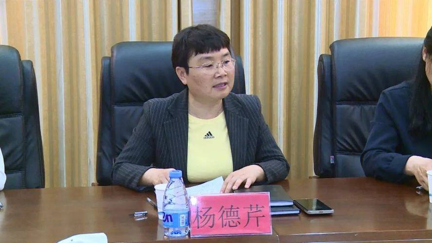 县人大常委会副主任杨德芹在讲话中指出,要加快农村供水保障提升欢