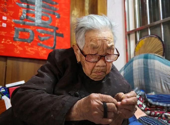 99岁还能擀面条缝衣纫针徐州这位老人的长寿秘诀竟是