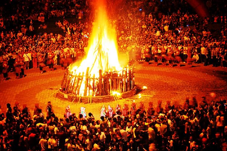 火把节是一个什么样的节日是哪个民族的节日在什么时间举行