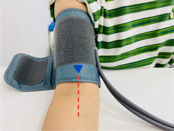 自测血压要注意你的袖带绑扎正确吗