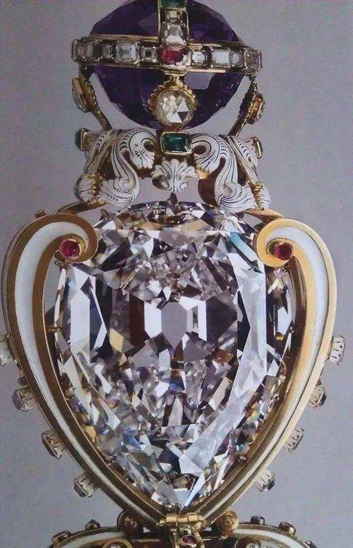 库利南钻石世界上最大的钻石原石重达3106克拉加工成9粒大钻