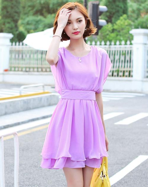 淡紫色波浪收腰连衣裙