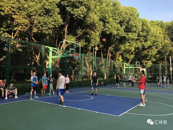 徐汇区最紧张刺激的篮球赛就在改造一新的徐家汇公园篮球场