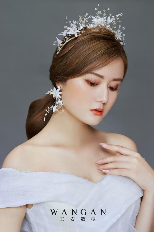 王安造型的化妆造型作品《韩式新娘》