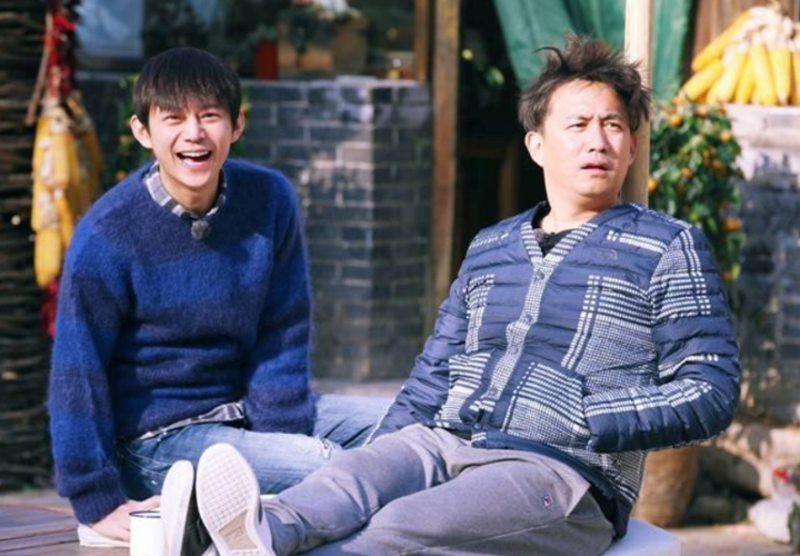 大家都很熟知黄磊和何炅搭档了很多年,而且很多节目都在一起,他们俩人