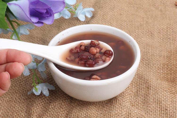 红豆薏米祛湿汤 适合多雨的季节