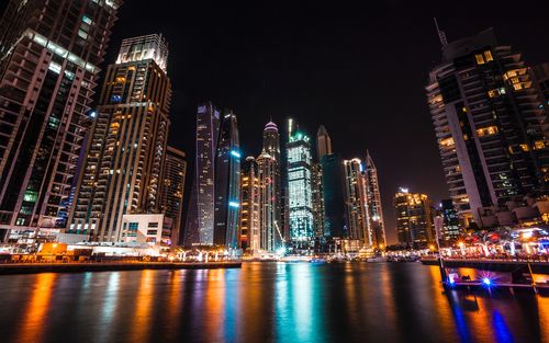 壁纸 迪拜,阿拉伯联合酋长国,摩天大楼,夜,灯,河 3840x2160 uhd 4k