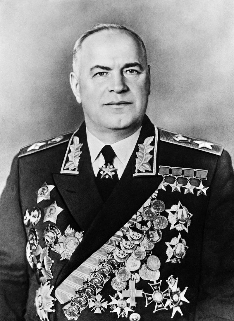 传奇元帅朱可夫是苏联的杰出军事战略家.