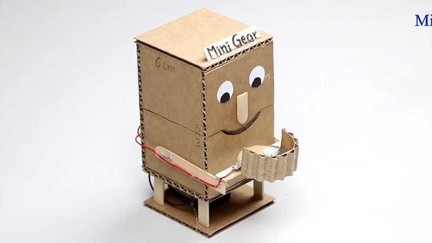 教你如何用废纸盒制作一个人偶机器人