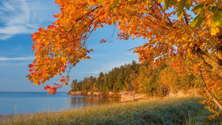 秋意渐浓的唯美自然风景图片桌面壁纸