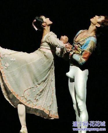 男芭蕾演员的紧身裤是很泯灭人性的东东