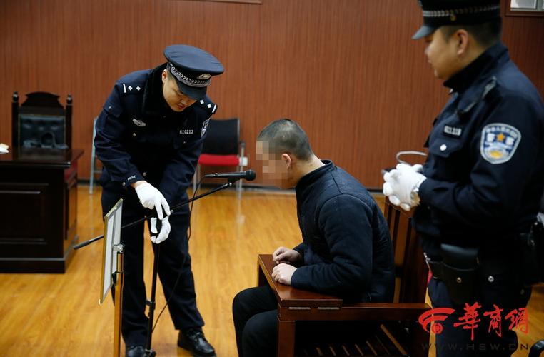 灞桥区法院开庭一团伙抢劫案22岁男子受审