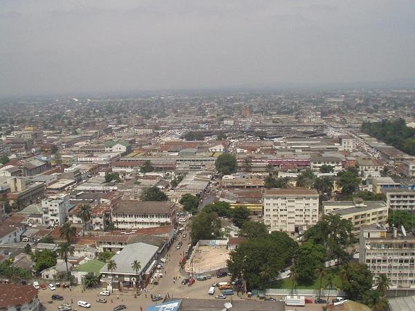 刚果金地处非洲西部,首都离大西洋600公里,是非洲最落后的三大国家之