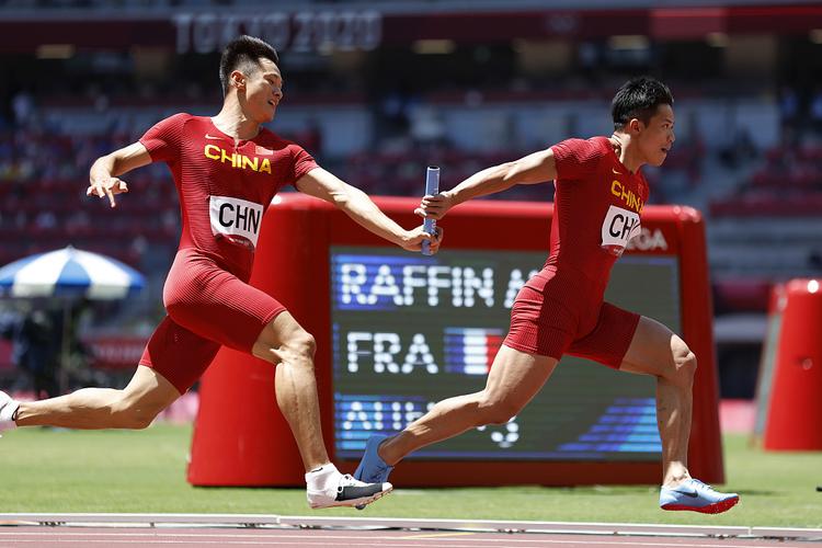 中国队获得男子4100米接力赛第四名