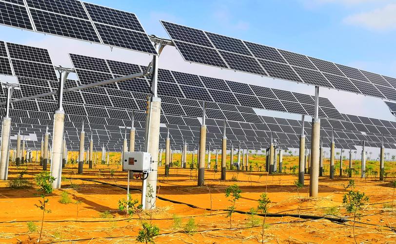 中广核在库布其沙漠建成50万千瓦光伏发电项目