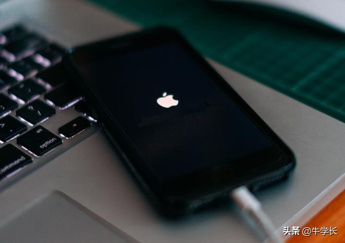 iphone开机一直白苹果闪烁,3个解决卡在开机画面的方法