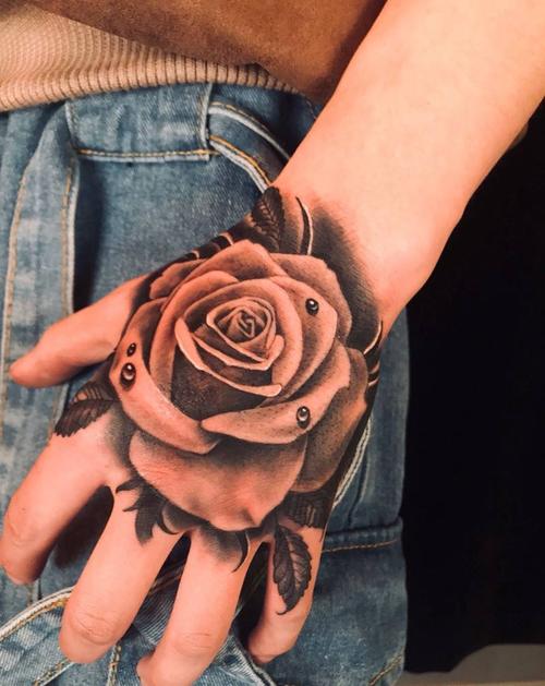 手背玫瑰花纹身图片