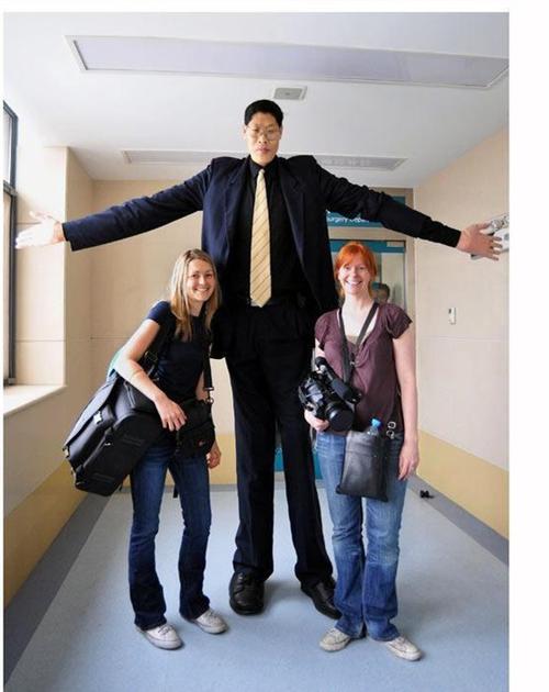 比姚明高的人有哪些(盘点中国最高的巨人,身高2米48,堪称人类巅峰,却