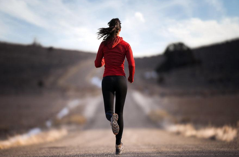 此期间的雌激素,黄体素很低,短跑,快跑,长时间跑步等较为剧烈的运动