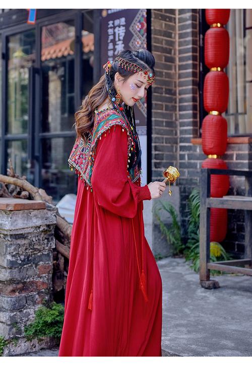 新疆西藏云南丽江大理旅游穿搭大码女装民族风连衣裙异域风情拍